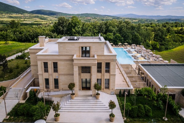 Hotel Hyde Hill / Bikini and Champagne